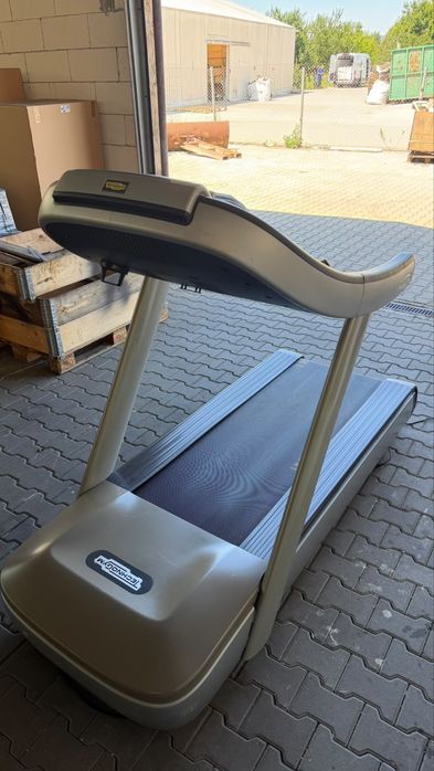 Banda de alergat profesionala Technogym Run Now 700