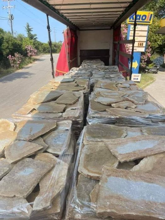 Piatra de calitate montan transportăm la domiciliu pentru detalii sunați la 0725498440