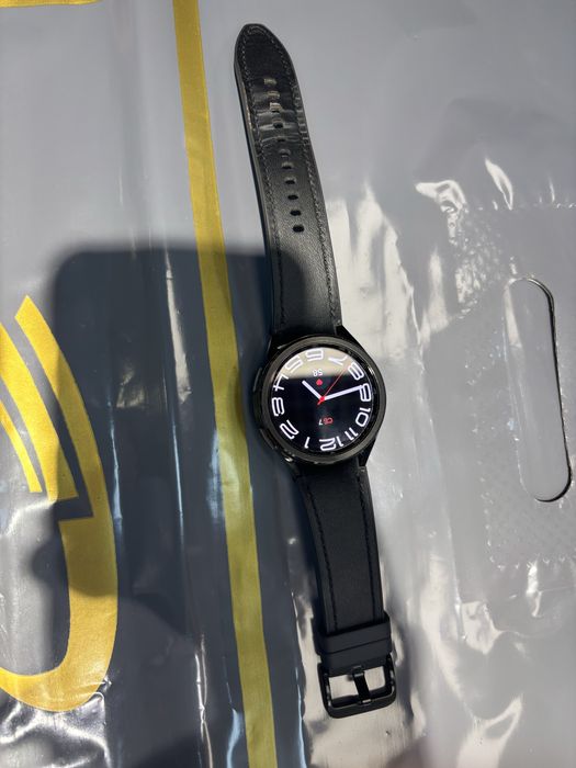 Смарт часы Samsung Galaxy Watch6 Classic 43 мм черный