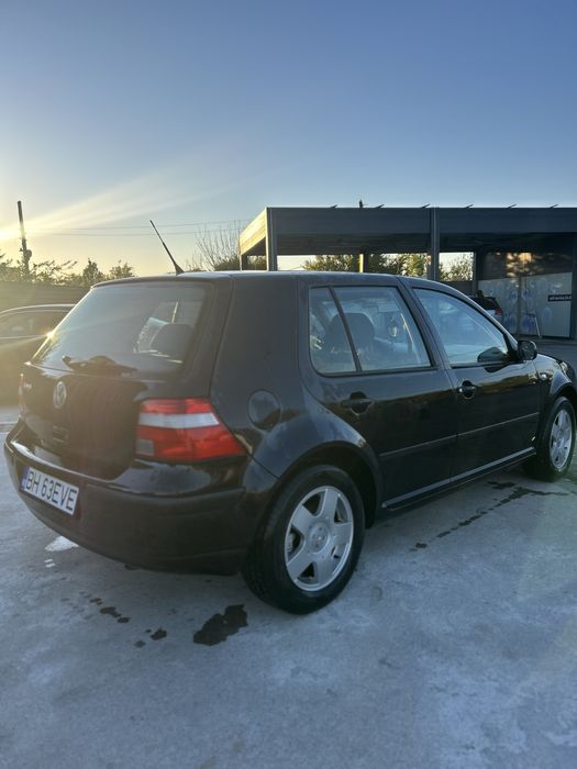Vând Golf 4 1.4 benzină