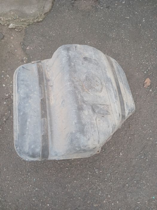 Бензобак Ауди А6 кузов С4 универсал