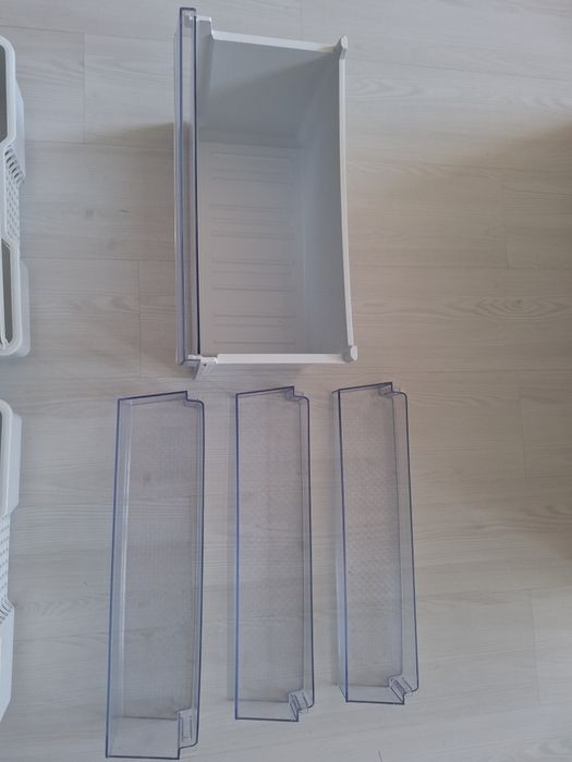 Accesorii combina Beko (rafturi sticla, sertar legume, sertare usa)