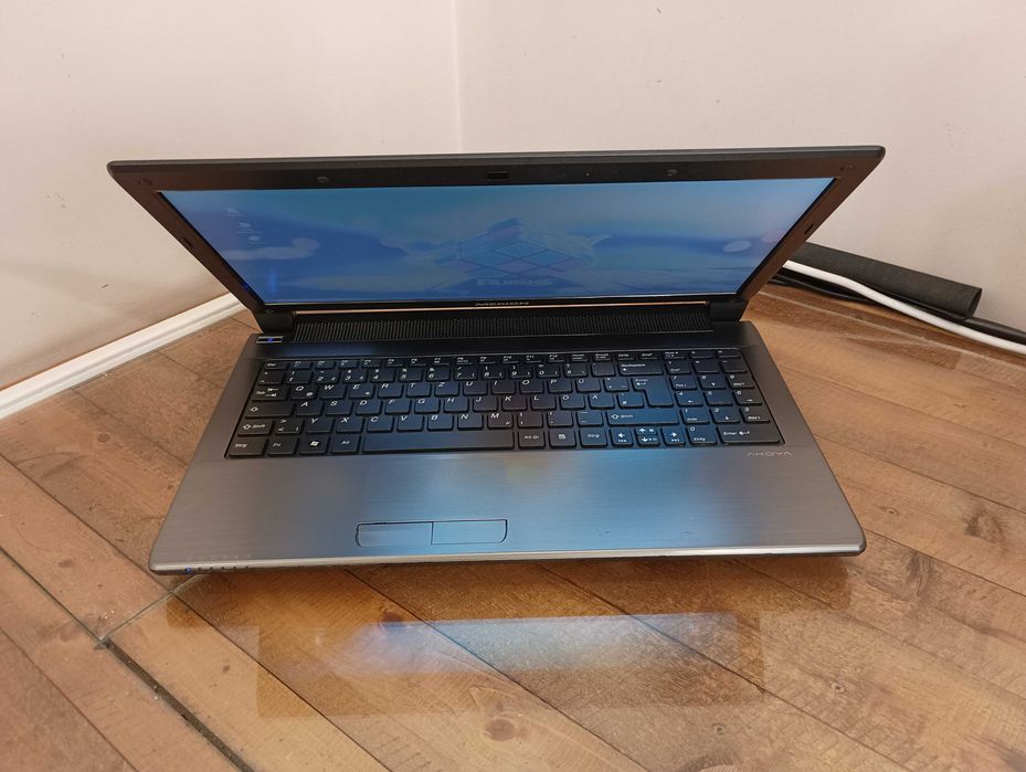 Лаптоп Medion Akoya E6228 - i3 2370M / 15.6"