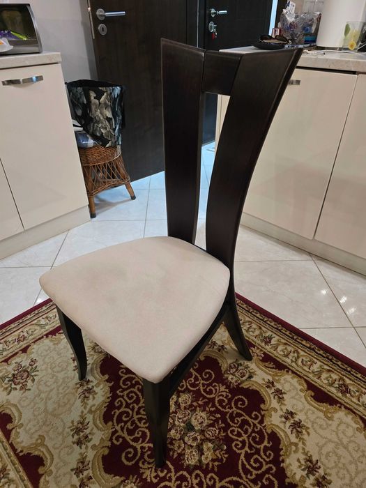 Стол от масивно дърво