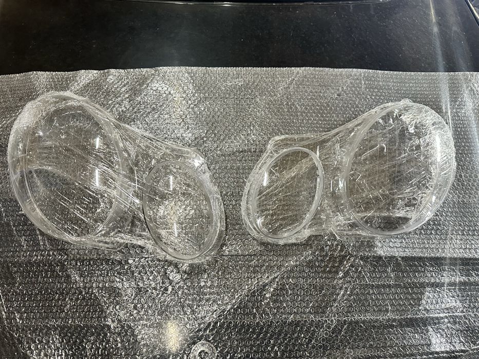 Стекло w211 передние 2шт