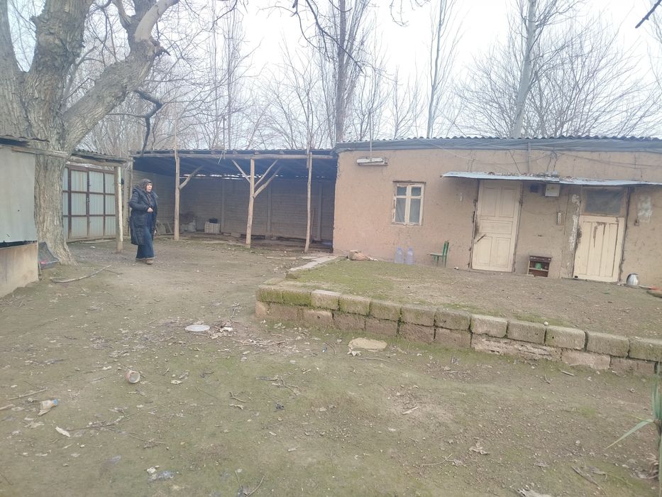 Ховли жой Сотилади ёки арендага ёки алишамиз.