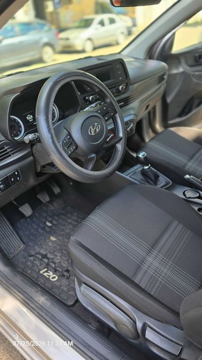 Vând Hyundai i20 Comfort, 2022, benzină 1.2 MPI 84 CP, cutie manuală, cu doar 14.000 km
