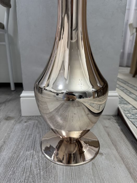 Продам вазу с цветами