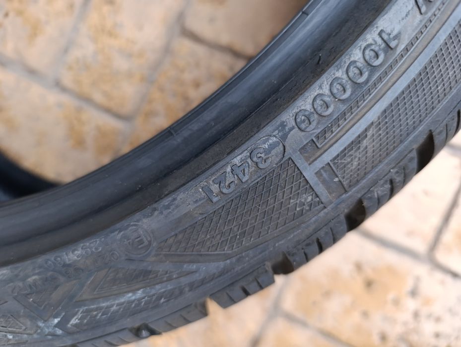 Зимни гуми Vredestein 205/40/18 8мм.