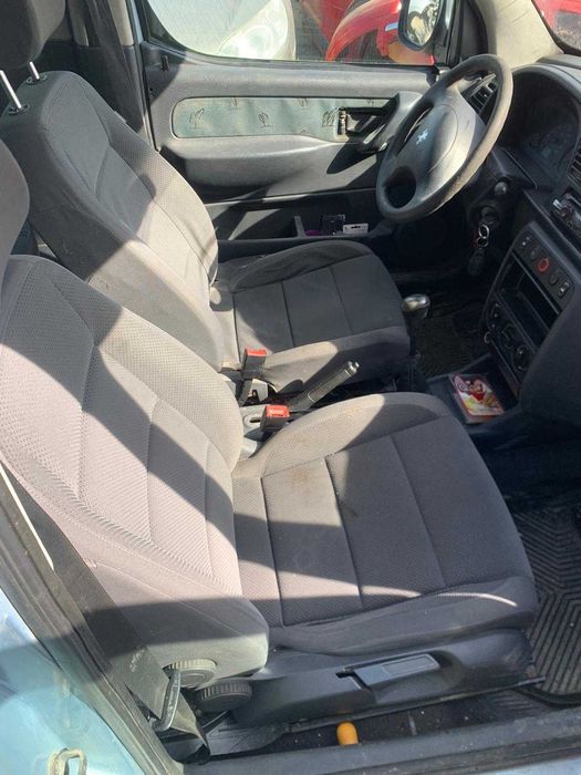 Piese Peugeot Partner 2.0  , E3  din 2001  - rhy