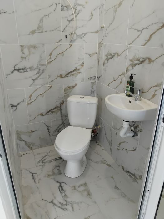 Продавам търговско помещение  намира се в гр. Перник кв. Изток!