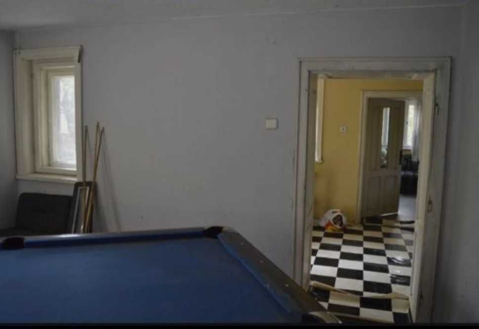 Продава се голяма  Вила