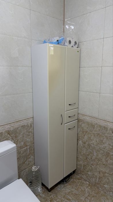 Шкафы для уборной