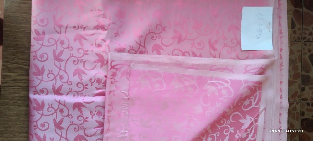 Отрезы тканей разных