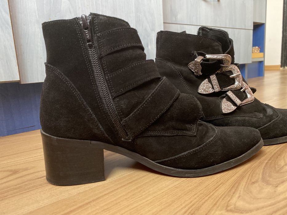 Cizme scurte, Asos, marimea 37, cu toc mic si catarame