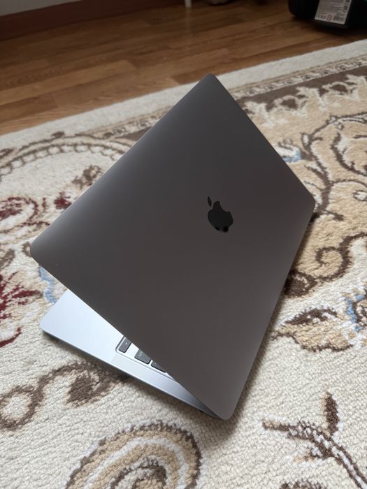 MACBOOK air 2020 на запчасть