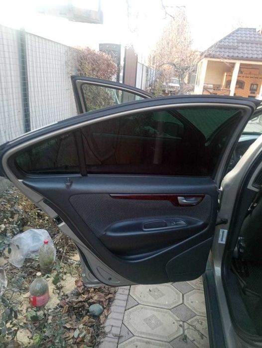 Volvo S60 хэтчбек