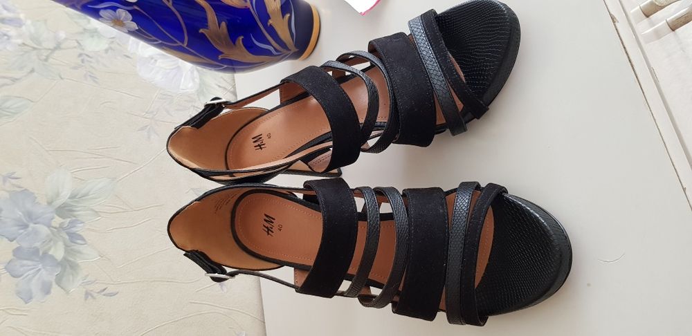 новые босоножки Н&М