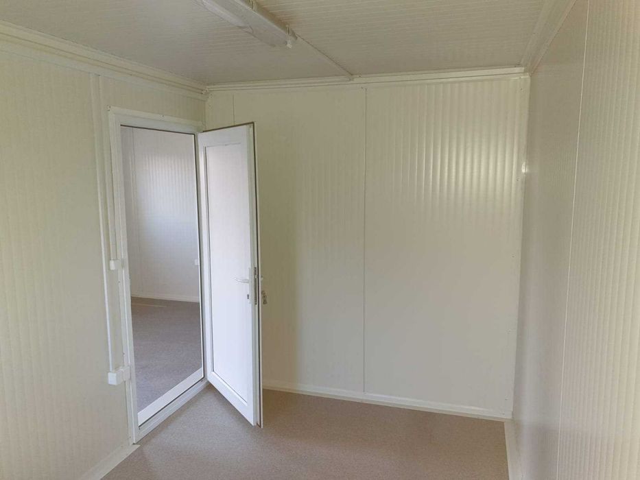 Casa modulara, garaje auto, containere din structura metalica si panou sandwich termoizolant