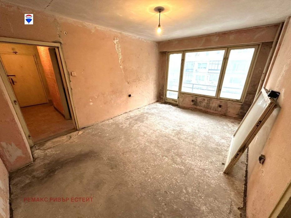 Продава се Тристаен апартамент в Русе, Здравец Изток - 82 кв.м за 622 €/кв.м - Снимка #2