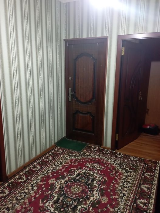 Продается 4 комнатная Чиланзар 19кв 4/1/4