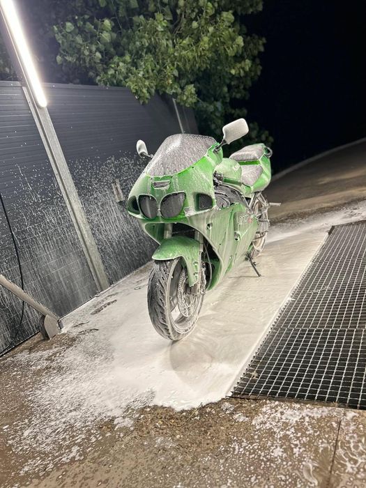Vând sau schimb Kawasaki zx7r