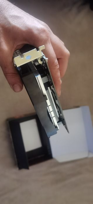Vând placa video AMD rx550