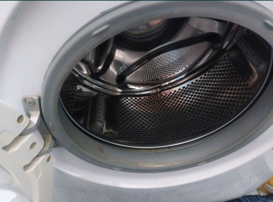 Машина стиральная автомат.