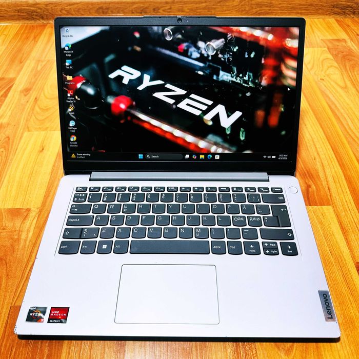 Laptop Lenovo IdeaPad AMD Ryzen 3, Video dedicat, Full HD, UltraSlim, SSD, Gaming Livrare GRATUITA