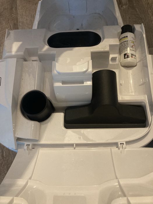 ПРАХОСМУКАЧКА С ВОДЕН ФИЛТЪР DS 6 WHITE