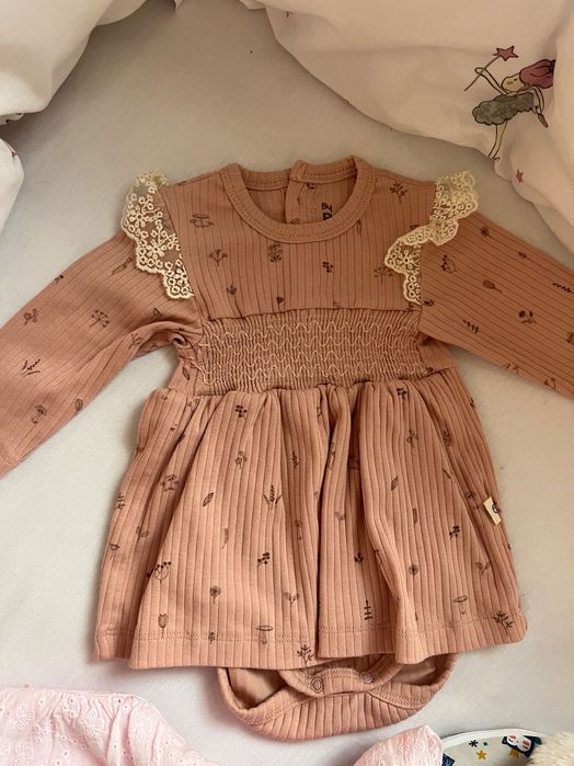 Рокля размер 6-9 месеца