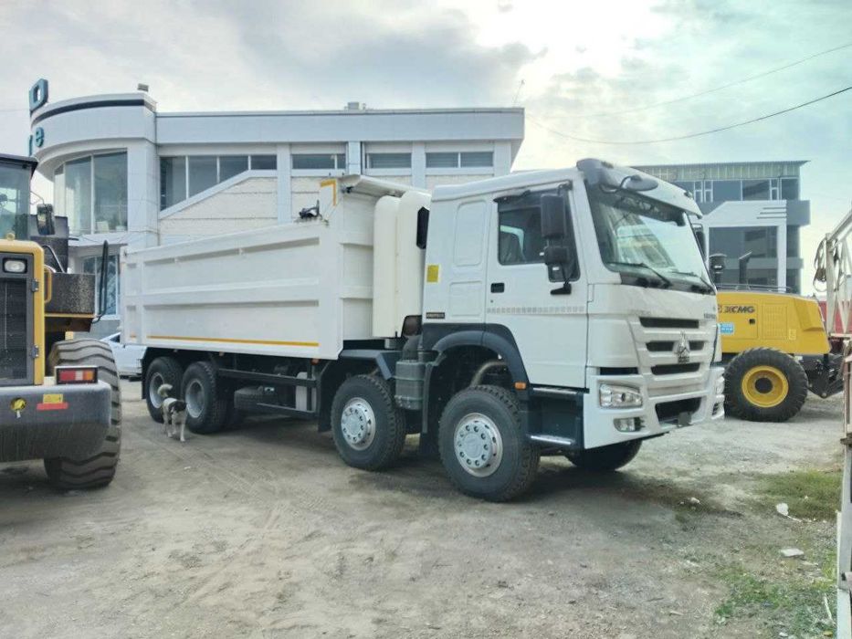 Автосамосвал Howo 8x4 CNG - 31 тн.