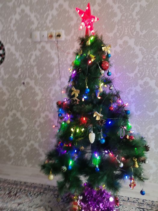 Ёлка 1, 50 см тап таза ёлка ойыншықтармен 5000 тг сатылады