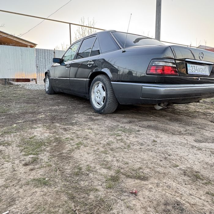 Продам Мерседес 124