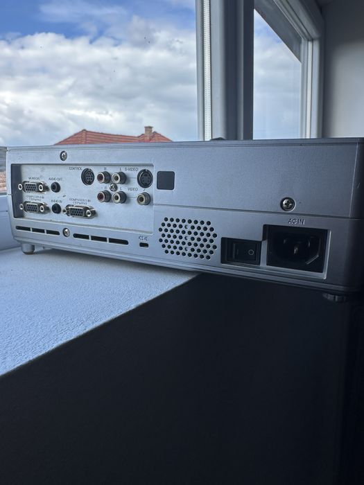 Proiector Toshiba TPD-S25
