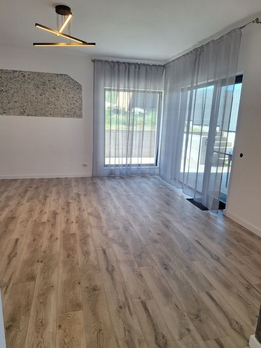 Casa individuala finisată  cu CF în Dezmir