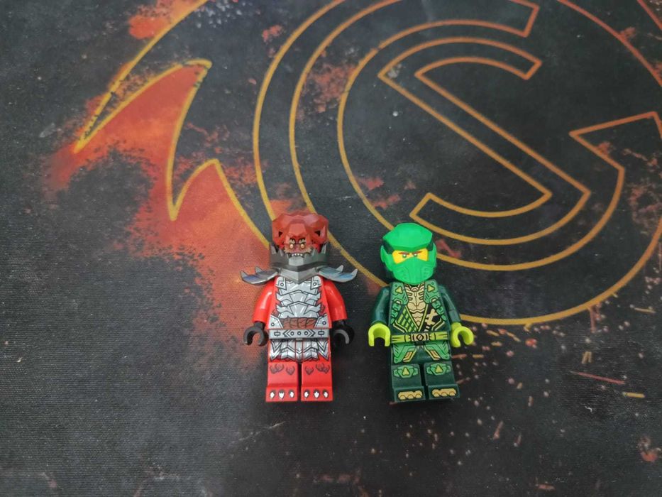 Lego Ninjago Mașină de curse a lui Lloyd