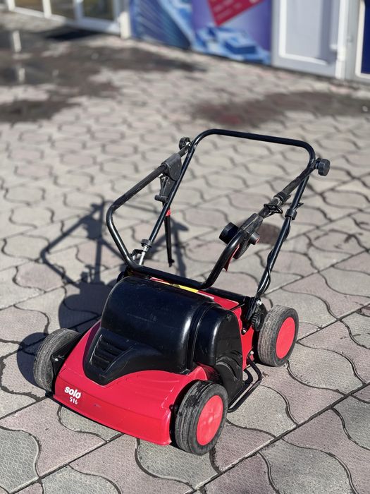 Ручной скарификатор для газона