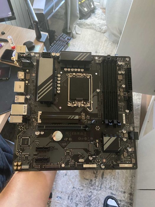 Материнская плата Gigabyte B760M DS3H AX/LGA1700/DDR5