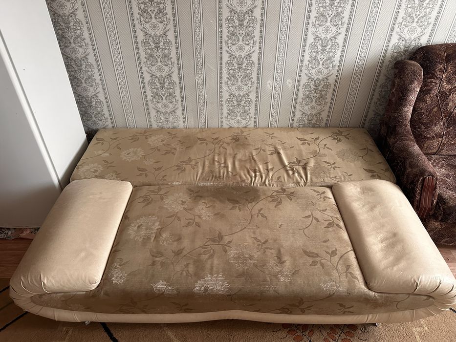 Диван, кресло и тахта