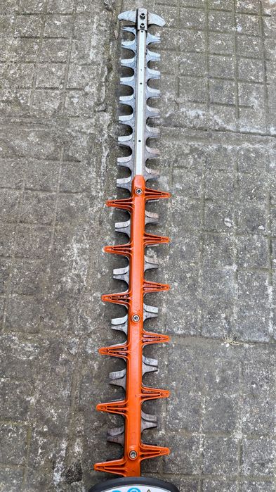 STIHL HSA 86 + батерия AP 200 – професионален акумулаторен храсторез  280 €