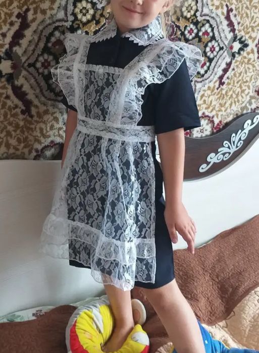 Школьное платье с фартуком