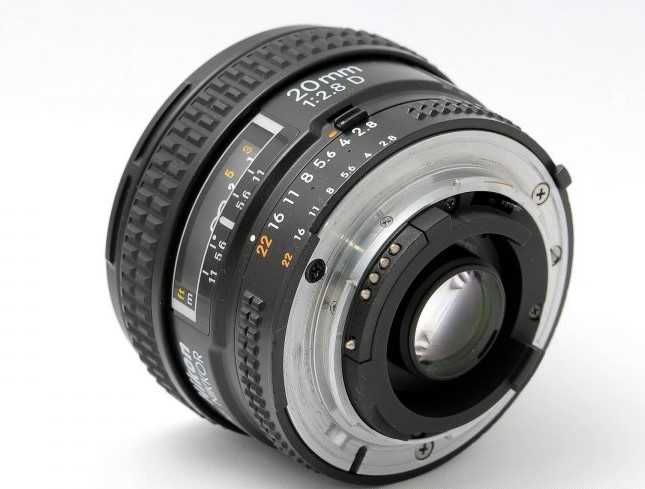 Объектив Nikon Nikkor 20mm f/2.8D AF ( Japan ) Отличное состояние