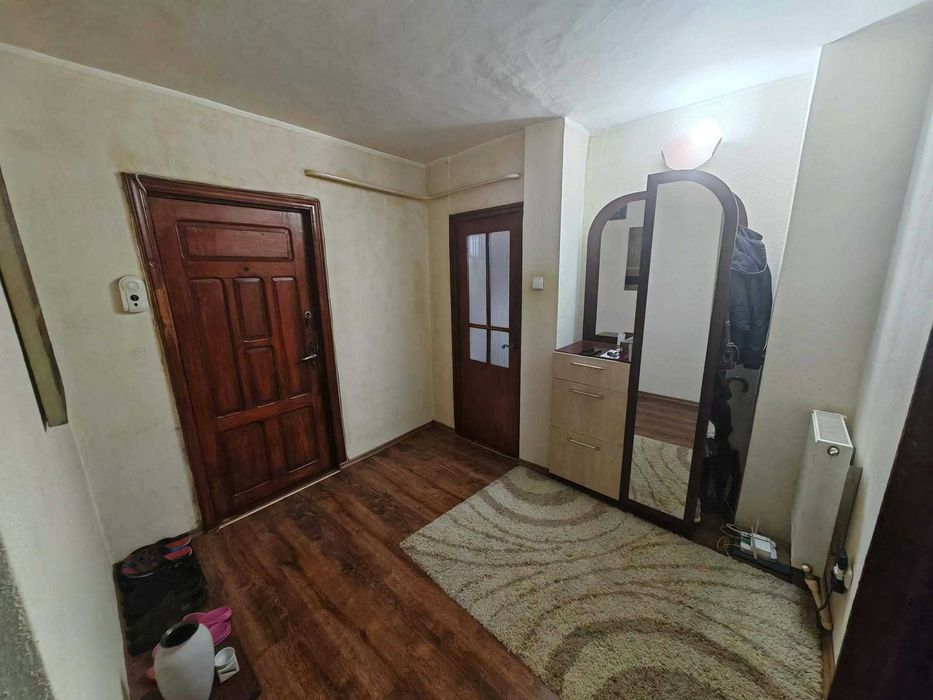 De Vanzare Apartament 2 Camere Decomandate - Zona Piata Centrala - Baia Comunala