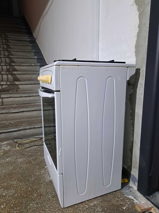 Aragaz cu cuptor pe gaz