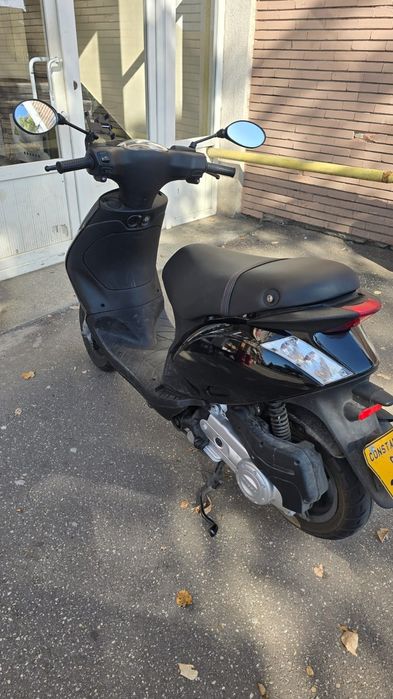 Scuter Piaggio ZIP 50