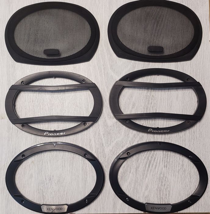 Сеточки на автомобильные колонки.