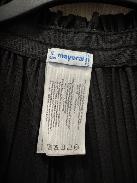 Плисиран блестящ панталон Mayoral