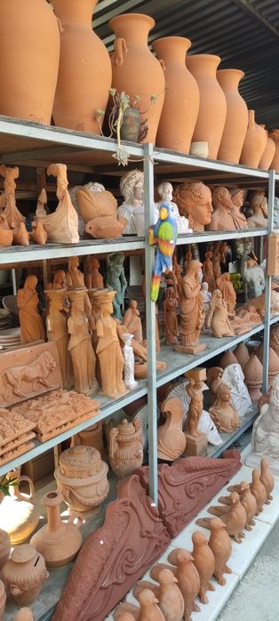 Глинени делви ,керамика,кашпи ,саксии