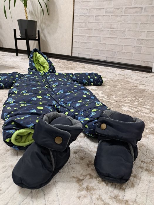 Продам детский комбинезон Демисезон